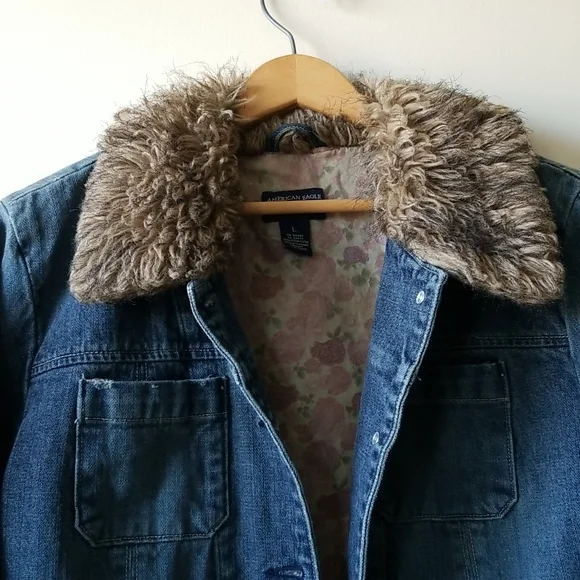 Vintage Denim Faux Fur Trimmed Jean Jacket American Eage Size Large - Picture 3 of 6